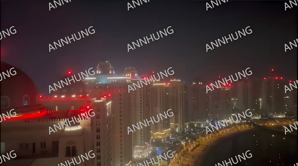 最新の会社の事例について Qatar Medium-Intensity Aviation Obstruction Light Installation: AH-MI-B2(L) LED Case Study